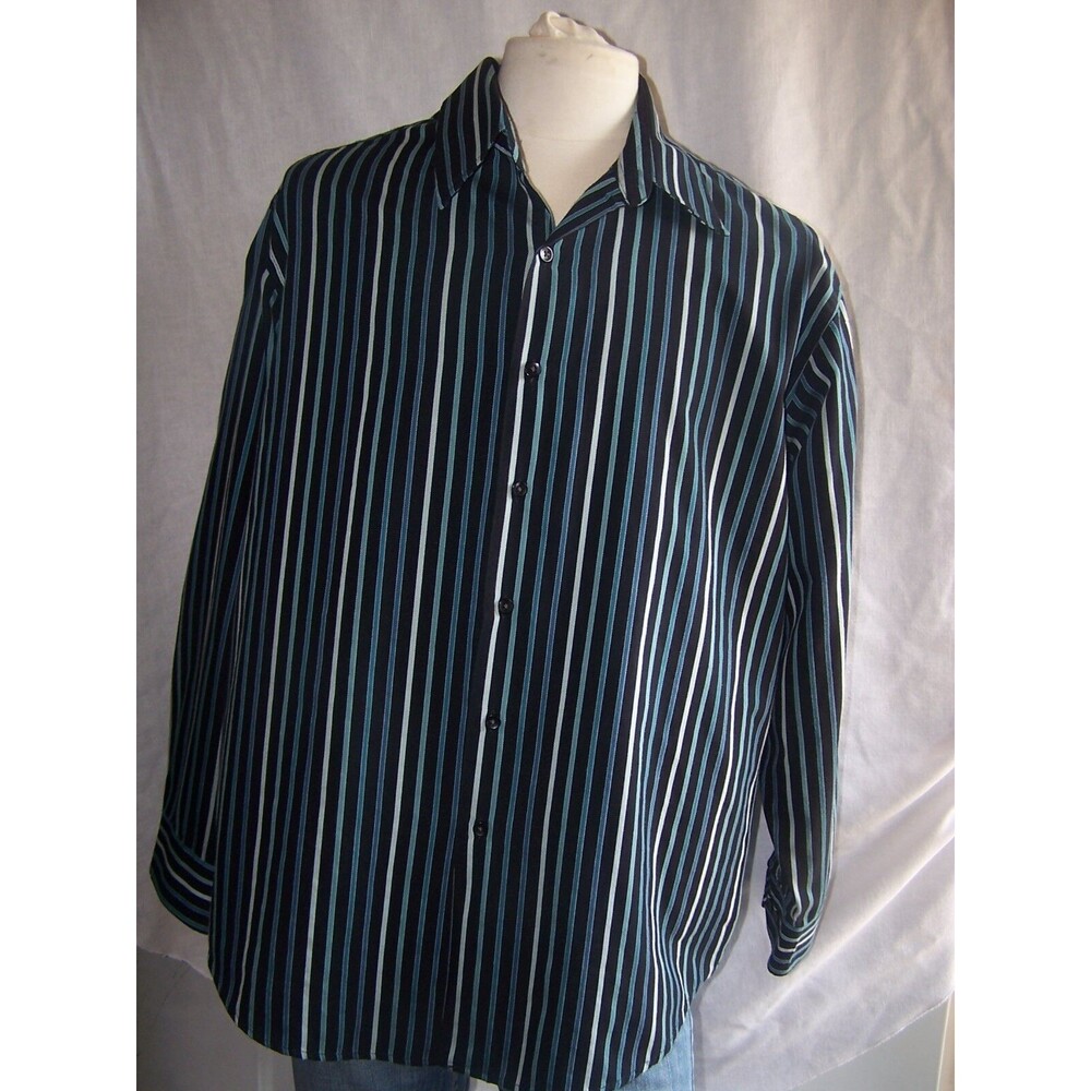Van Heusen Studio striped cotton/poly men's pocket dress shirt XL LS - 26" x 32"